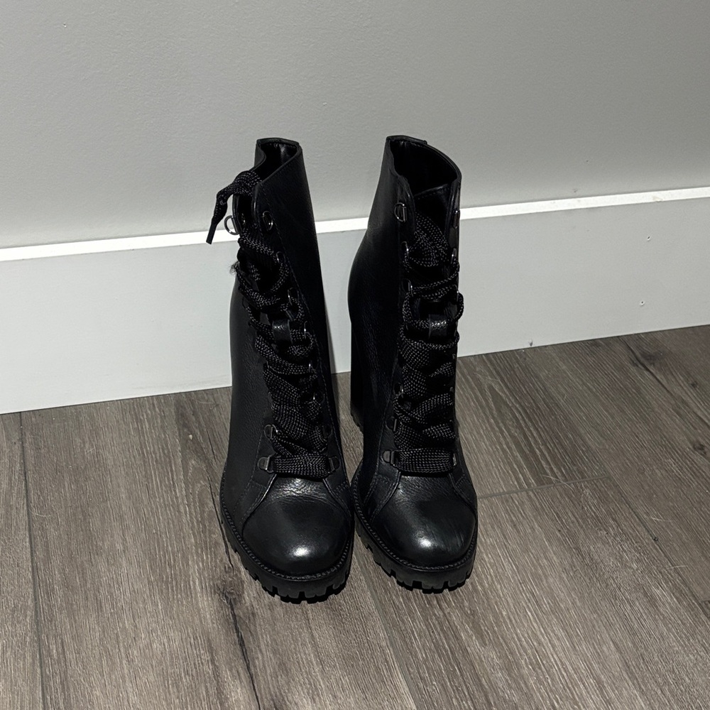 Black Women's Lace-Up Boots
